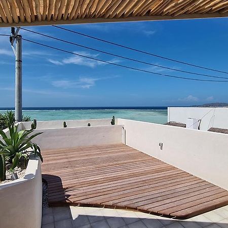 Shore Thing Gili Air Beachfront Apartment Екстериор снимка